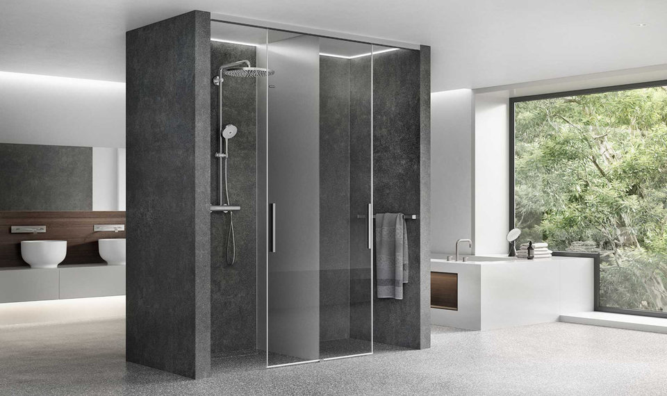 Wandverkleidung im Bad: Keramik, Naturstein oder fugenlos?