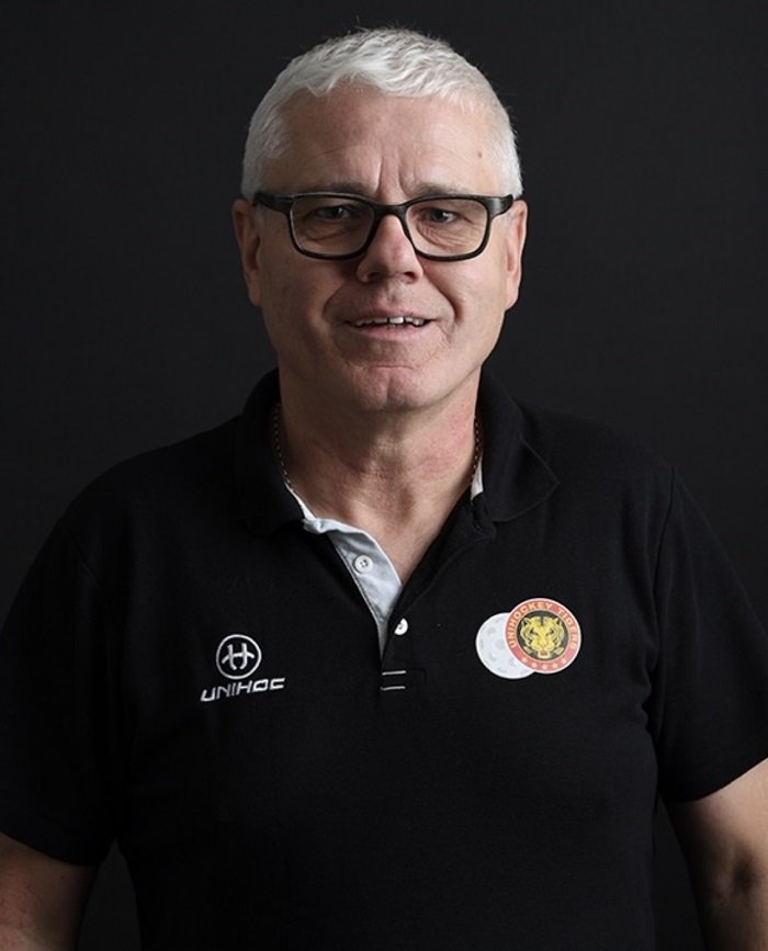 Werner Haller	25:	Werner Haller	24:	Werner Haller	1:	Werner Haller, sports director of the NLA club Unihockey Tigers Langnau.	29:	Werner Haller, sports director of the NLA club Unihockey Tigers Langnau.	28:	Sportssjef Werner Haller.	10:	Sportchefen Werner Haller.